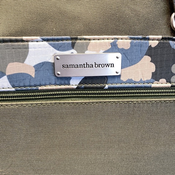Samantha Brown Travel Tote Camo Trim NWOT Lots of Pockets RFID protected pocket - Picture 5 of 12